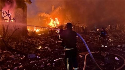 298 طائرة مسيرة و69 صاروخا تضرب أوكرانيا.. وزيلينسكي: صمت أمريكا يشجع بوتين