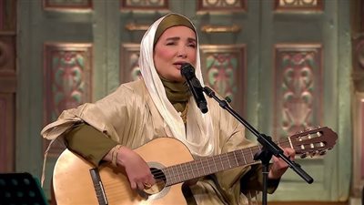 غنيت بلغات مختلفة.. عايدة الأيوبى: كنت خجولة واكتشفنى مدرس ألمانى وشجعنى|فيديو