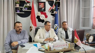 وكيل تعليم دمياط يتابع فتح اللجان وعملية توزيع أسئلة امتحانات مراحل النقل   