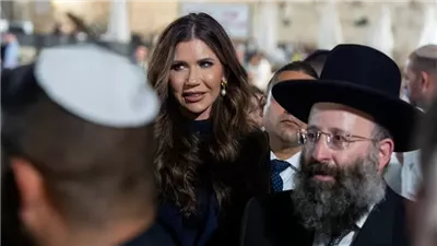 نتنياهو يلتقي وزيرة الأمن الداخلي الأمريكية كريستي نويم