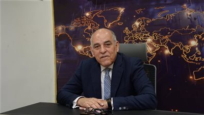 وزير البترول الأسبق: 35 جنيهًا السعر العادل  للسولار في مصر | خاص