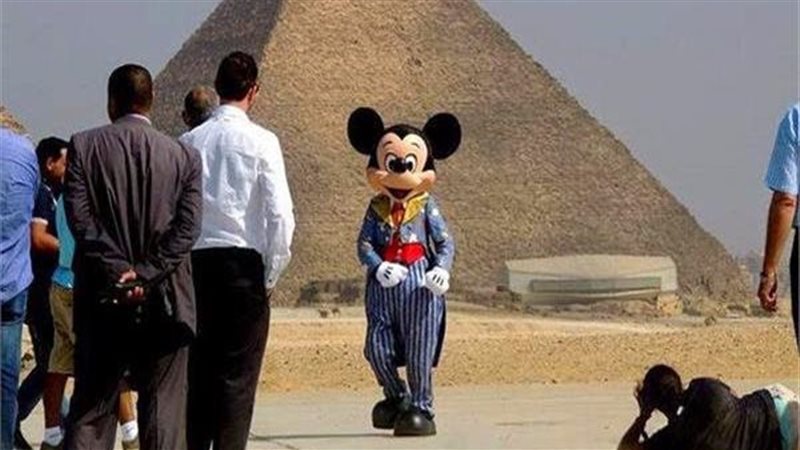 ديزني في الأهرامات