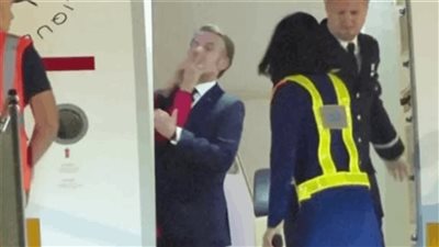 الإليزيه يعلق على صفعة ماكرون: لحظة مزاح بينهما لا أكثر