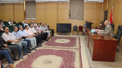 سكرتير عام بني سويف يناقش موقف الاستجابة لشكاوى الأهالي