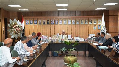 وحدة المشروعات الابتكارية بجامعة أسيوط تعقد اجتماع اللجنة الفنية 