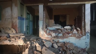 كان بيهدم منزل شقيقه.. الحبس سنتين لشخص حاول هدم عقار شقيقه بالدقهلية 