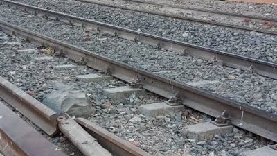 حادث مأساوي بأسيوط: قطار يودي بحياة شاب أثناء عبوره شريط السكة الحديد