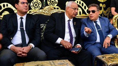 محافظ الدقهلية يقدم واجب العزاء في وفاة الشيخ السيد سعيد بالجمالية (صور)