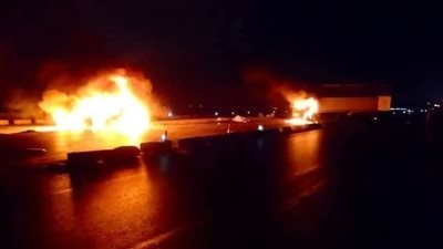 عقب حادث تصادم .. اشتعال النيران في سيارة على الطريق الإقليمي ببنها 