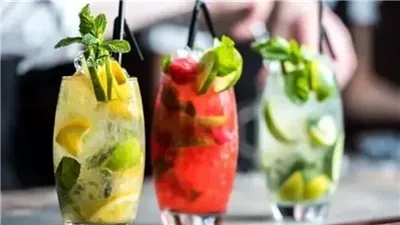 مشروبات طبيعية تحميك من الجفاف خلال موجات الحر الشديدة