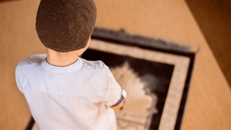 إمامة الصبي في الصلاة