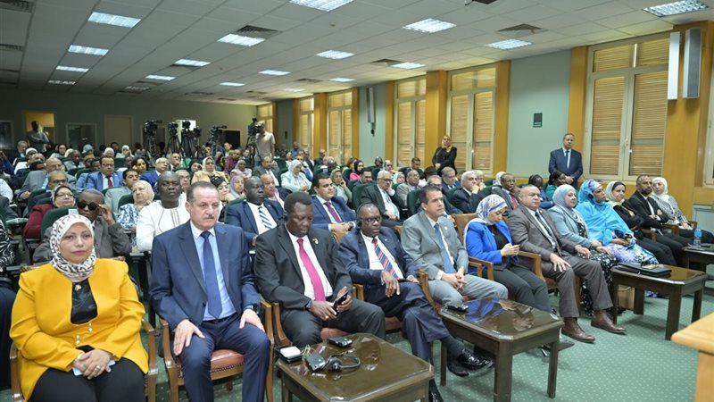 احتفالات جامعة القاهرة