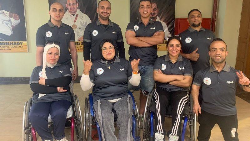 أبطال فريق رفع الأثقال