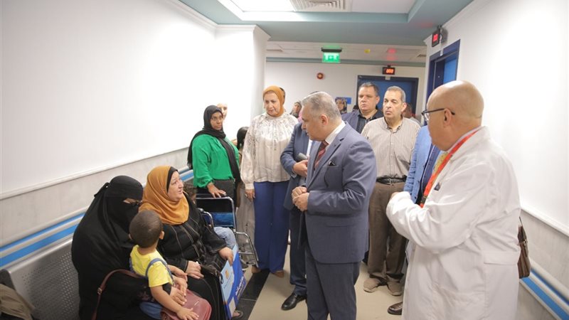 رئيس الجامعة يتفقد