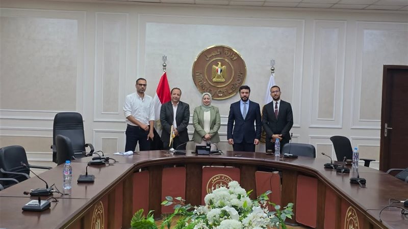 وفد من الملحقية العمالية