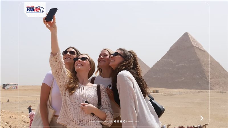 سيلفي مع الهرم 