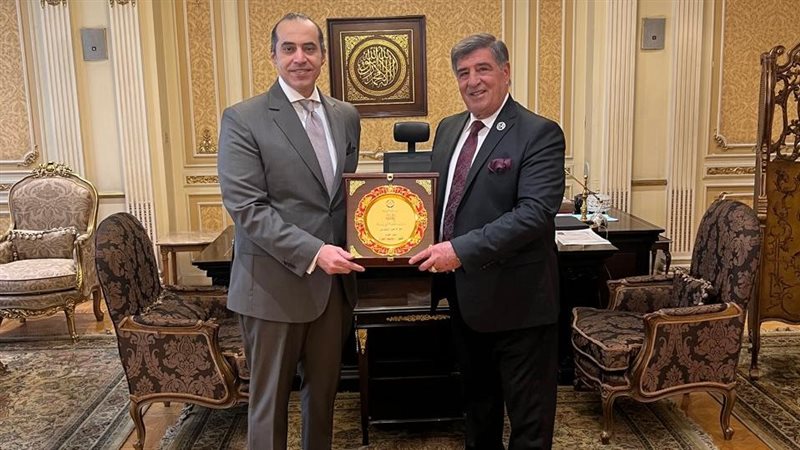 الجبهة الوطنية تهدى