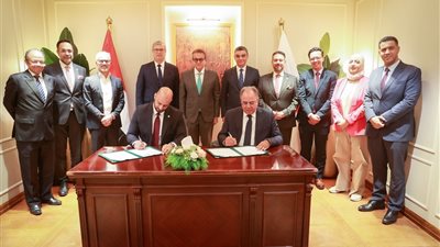 وزير الصحة يشهد توقيع بروتوكول تعاون مع 