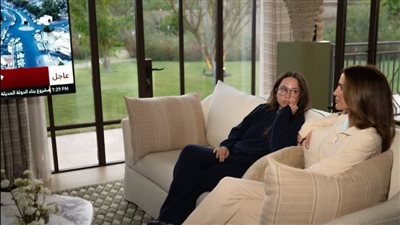 «الديسك» يمنع الملكة رانيا من حضور احتفالات عيد الاستقلال الأردني 