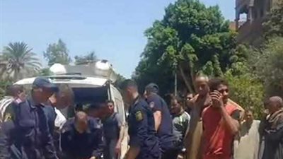 مصرع عامل وإنقاذ إثنين آخرين فى بئر صرف صحي بأسيوط