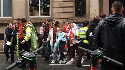 27 مصابًا بينهم أطفال في حادث دهس يفسد احتفالات ليفربول بلقب الدوري الإنجليزي