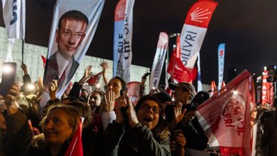 فضيحة فساد تهز بلدية إسطنبول.. اعتقال 25 مسؤولاً ومقربين من إمام أوغلو