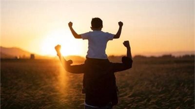 هل يحق للزوج بعد الطلاق رؤية ابنه على الرغم من عدم إنفاقه عليه؟