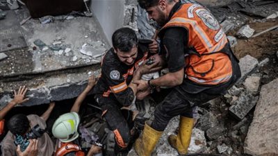 300 كاتب فرنسي يطالبون بفرض عقوبات على إسرائيل بسبب 