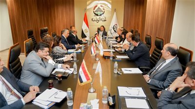 “دفاع الجبهة” تعد دراسة للتعامل مع قضايا المهاجرين والممرات المائية والإعلام