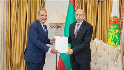 وزير الخارجية والهجرة يسلم رسالة خطية إلى الرئيس الموريتاني