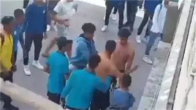 إصابة طالب بفقدان البصر إثر اعتداء زميله بـ«القلم» أمام مدرسة بالهرم