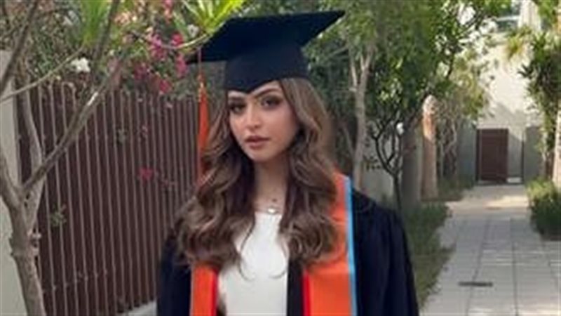 الفنانة حلا الترك