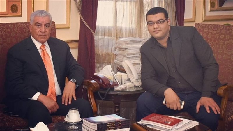 علي أبو دشيش مع الدكتور