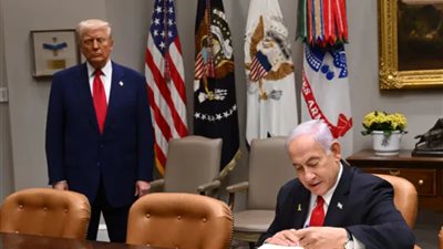 معاريف: إسرائيل تتهيأ لضرب المنشآت الإيرانية.. وترامب يحذر