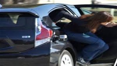 رعب في الهرم .. طبيبة تقفز من سيارة نقل ذكي بعد تغيير السائق لمساره 