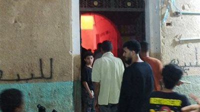 النار أكلت الفلوس.. السيطرة على حريق داخل منزل في كرداسة 