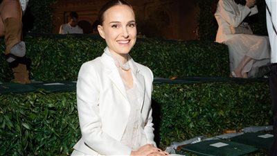 نجمات هوليوود يتألقن في عرض أزياء ديور 