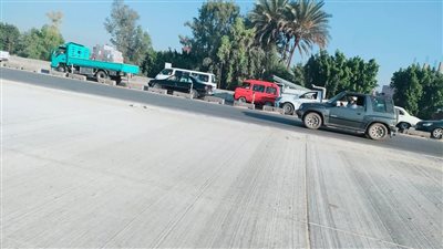 مصرع 2 وإصابة 19 آخرين في انقلاب سيارة نقل محملة بالعمالة بالمنوفية