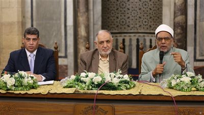 هل الحج مجرد طقوس جسدية ولماذا تقبلون الحجر؟.. أزهريون يردون الشبهات والأباطيل