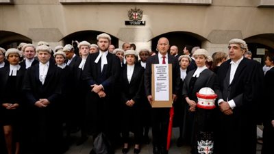 800 محام وقاض فى بريطانيا يطالبون بتطبيق عقوبات صارمة ضد إسرائيل