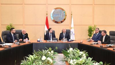 كامل الوزير يلتقي  وزير التجارة الخارجية والتعاون الإنمائي السويسرى