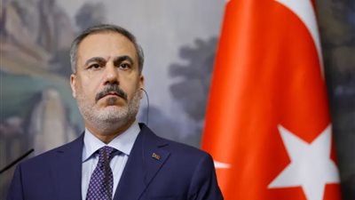 بعد موسكو.. وزير الخارجية التركي يصل كييف لإحياء مفاوضات السلام 