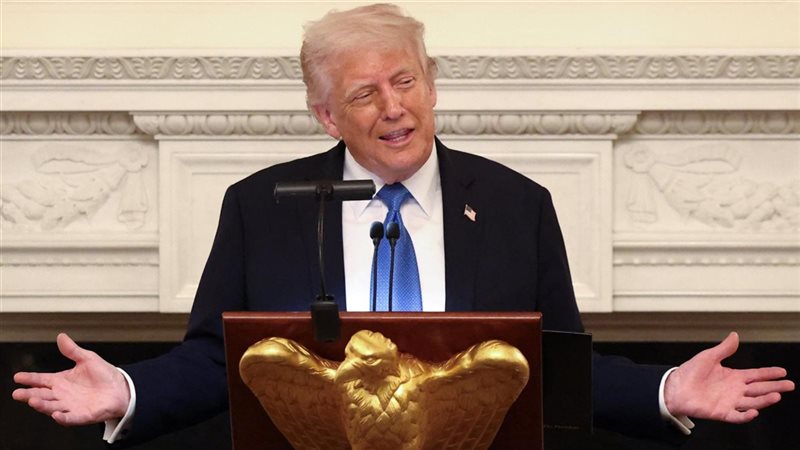 الرئيس الأمريكي دونالد