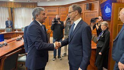 وزير السياحة والآثار يبدأ زيارته لصربيا بلقاء رئيس الوزراء لتعزيز التعاون 