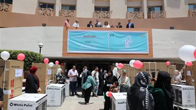 محافظ الجيزة يسلّم أجهزة كهربائية لـ50 فتاة مقبلة على الزواج دعماً لأسرهن