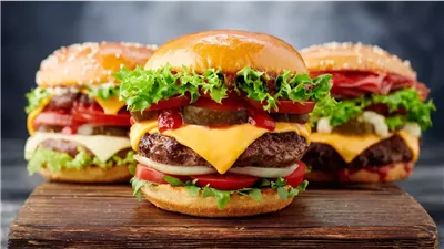في اليوم العالمي للبرجر.. حقائق مثيرة عن الوجبة الأكثر شعبية في العالم