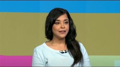 هوس المشاهير.. متى يصبح التشبه بالفنان خطرًا على الصحة النفسية؟