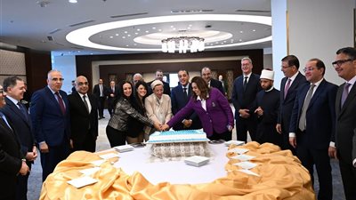 مجلس الوزراء يحتفل باختيار وزيرة البيئة الأمين التنفيذي لاتفاقية الأمم المتحدة