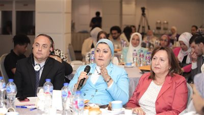 القومي للطفولة والأمومة يسلط الضوء على أهمية الصحة النفسية والجسدية للفتيات