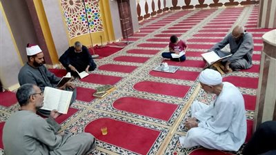 صحح تلاوتك.. مساجد أسوان تعقد حلقات تلاوة وختم القرآن